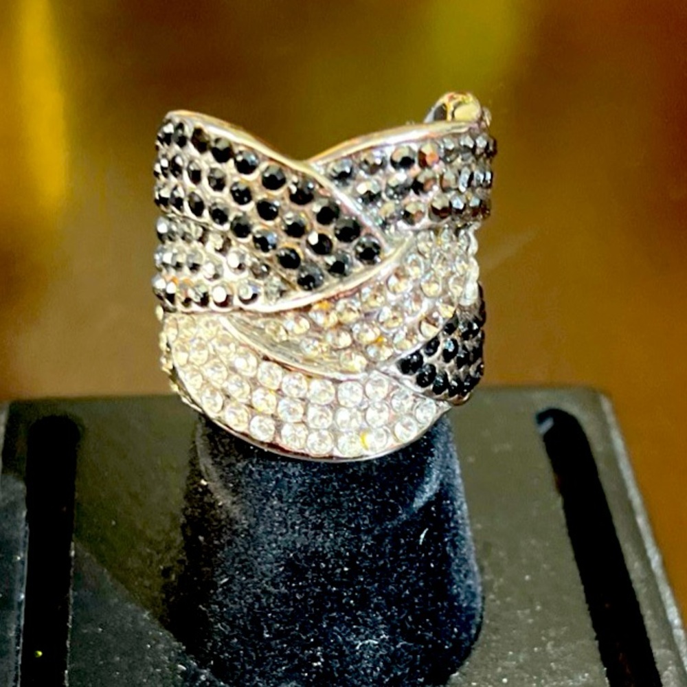 Lia Sophia Black Gray Crystal Wide Chunky Braid Ring Silver Tone Sz 7